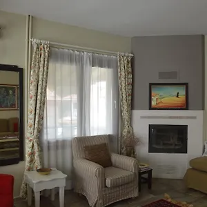Konukevi Erguvan, Foça